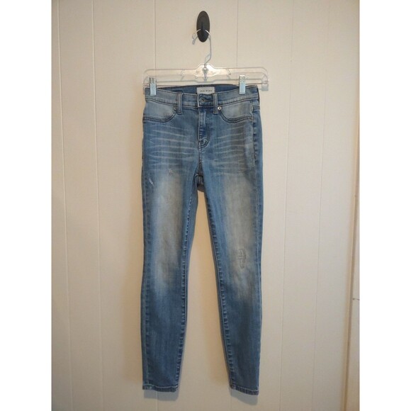 Lila Ryan | Light Wash Distressed Stretchy Skinny Jeans Size 25 Petite - Picture 1 of 6